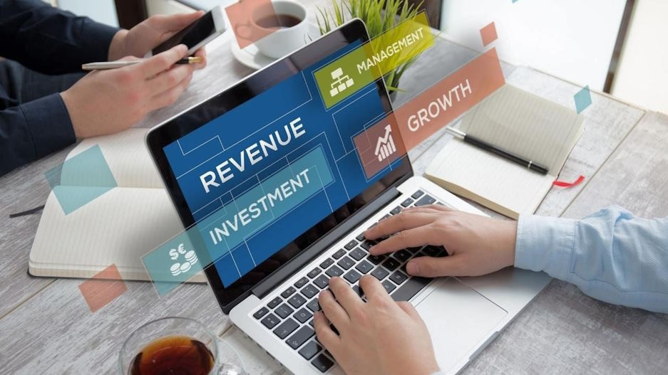 Exploring Alternative Revenue Models for E-Learning Startups